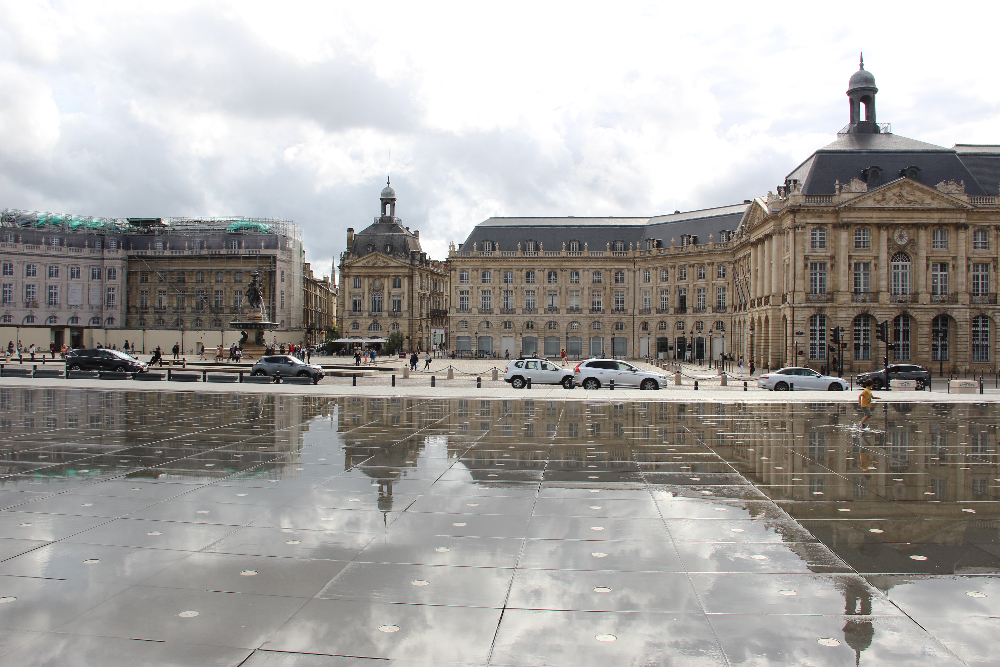 Bordeaux-Palast-Spiegelung Palastspiegel von Bordeaux