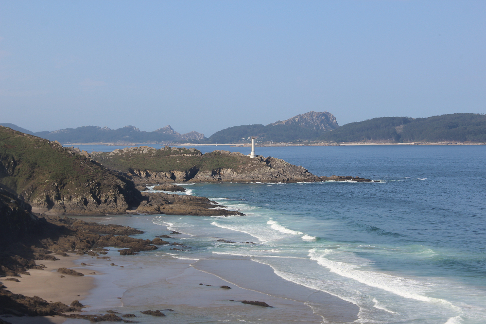 Cabo_de_Homme Küste mit Leuchtturm