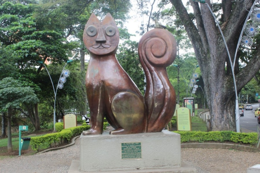 Katze Statue Cali