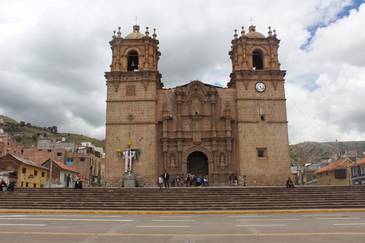 Puno Titicacasee Peru Südamerika Bergstadt Zentrum Kirche Hauptplatz